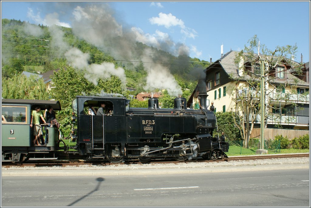Die B-C B.F.D N� 3 kurz nach der Abfahrt in Blonay auf dem Weg nach Chamby.
19.05.2012