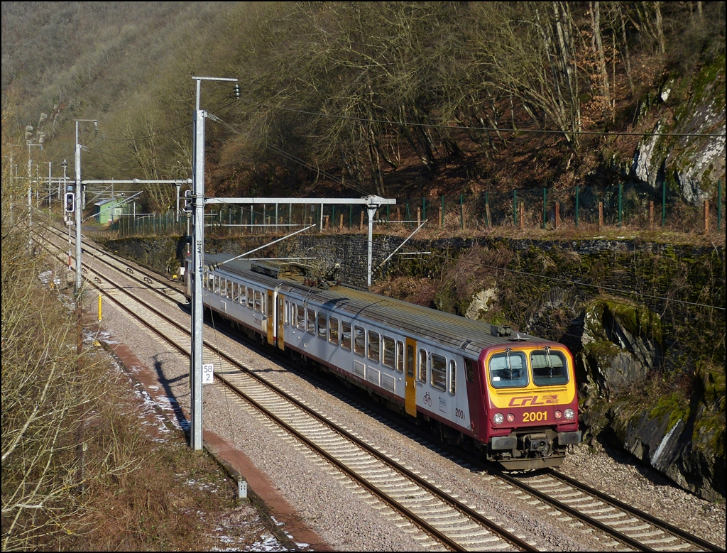 Die beiden Triebz�ge Z 2001 und Z 2002 fuhren lange Zeit zu einem Zug zusammengew�rfelt, auf der einen Seite befand sich die Nummer 2001 und auf der anderen Seite die Nummer 2002. Jetzt konnte ich die beiden wieder als eingest�ndige ganze Z�ge in Goebelsm�hle fotografieren. 18.02.2013 (Hans)