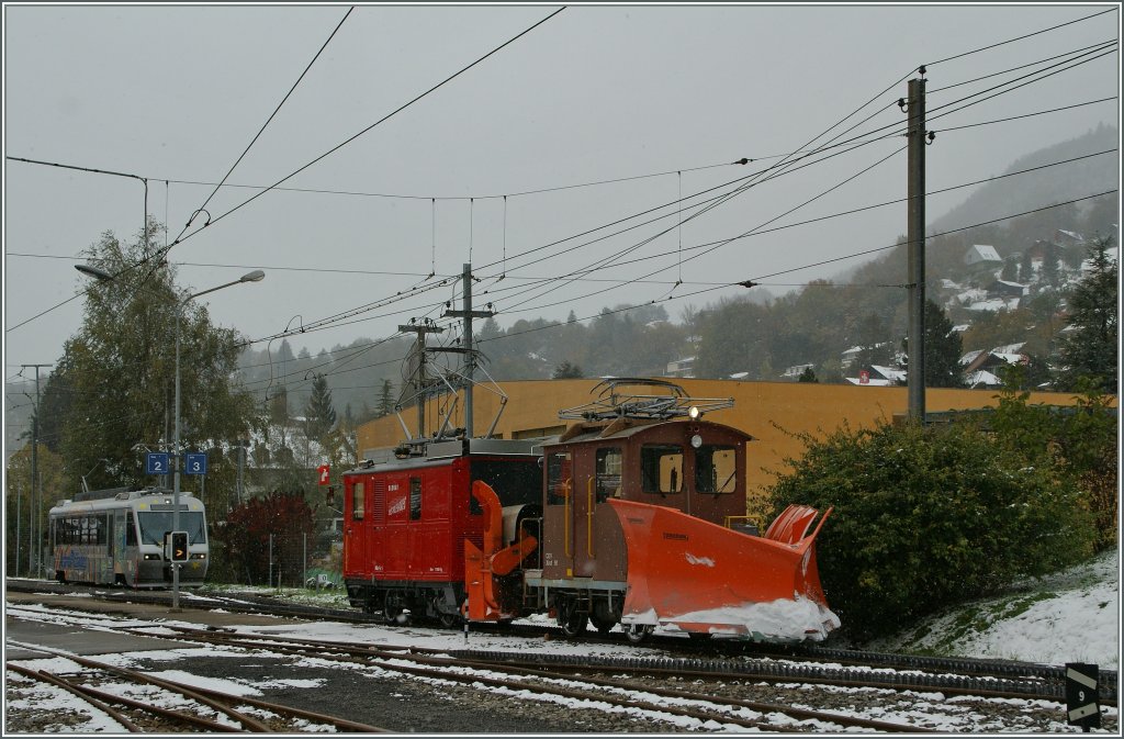 Die HGe 2/2 N� 1 kehrt mit dem Chasse-neige vom Les Pleiades zur�ck, wo es offensichtlich weit mehr Schnee hat als in Blonay.
28. Okt. 2012