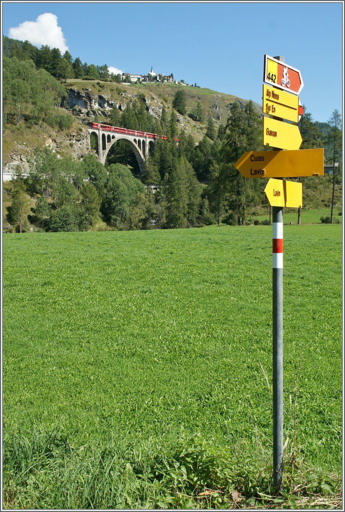 Die nun bekannte Br�cke bei Gurada in der  Wegweiser-Variante .
