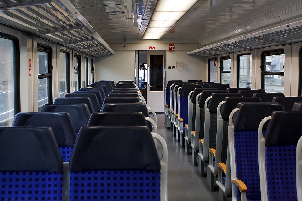 Innenansicht von 628 225 der Kurhessenbahn, hier am 28.12.2011 im Bahnhof Erndtebr�ck.