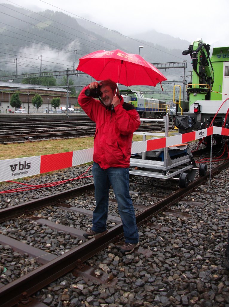 Jubil�um 100 Jahre BLS in Frutigen am 29.06.2013. Am Tag als der Regen kam. Trotz Schirm musste mehrfach die Linse geputzt werden.(Peter)