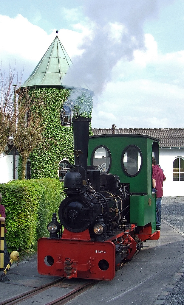 Kraus Feldbahn-Dampflokomotive am 29.05.2010 im Maschinen- & Heimatmuseum Eslohe. Die Lok wurde 1898 unter Fabrik-Nummer: 3721 von Krauss & Comp., M�nchen gebaut. Sie hat eine Leistung von 25 PS.