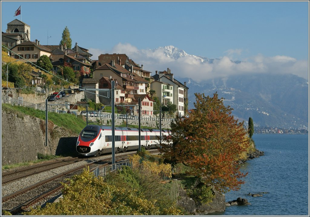 Zwar kein italiniescher Klassiker, aber die bunten Farben erhellen etwas den grauen Tag...
SBB ETR 610 bei St-Saphorin am 29. Okt 2012