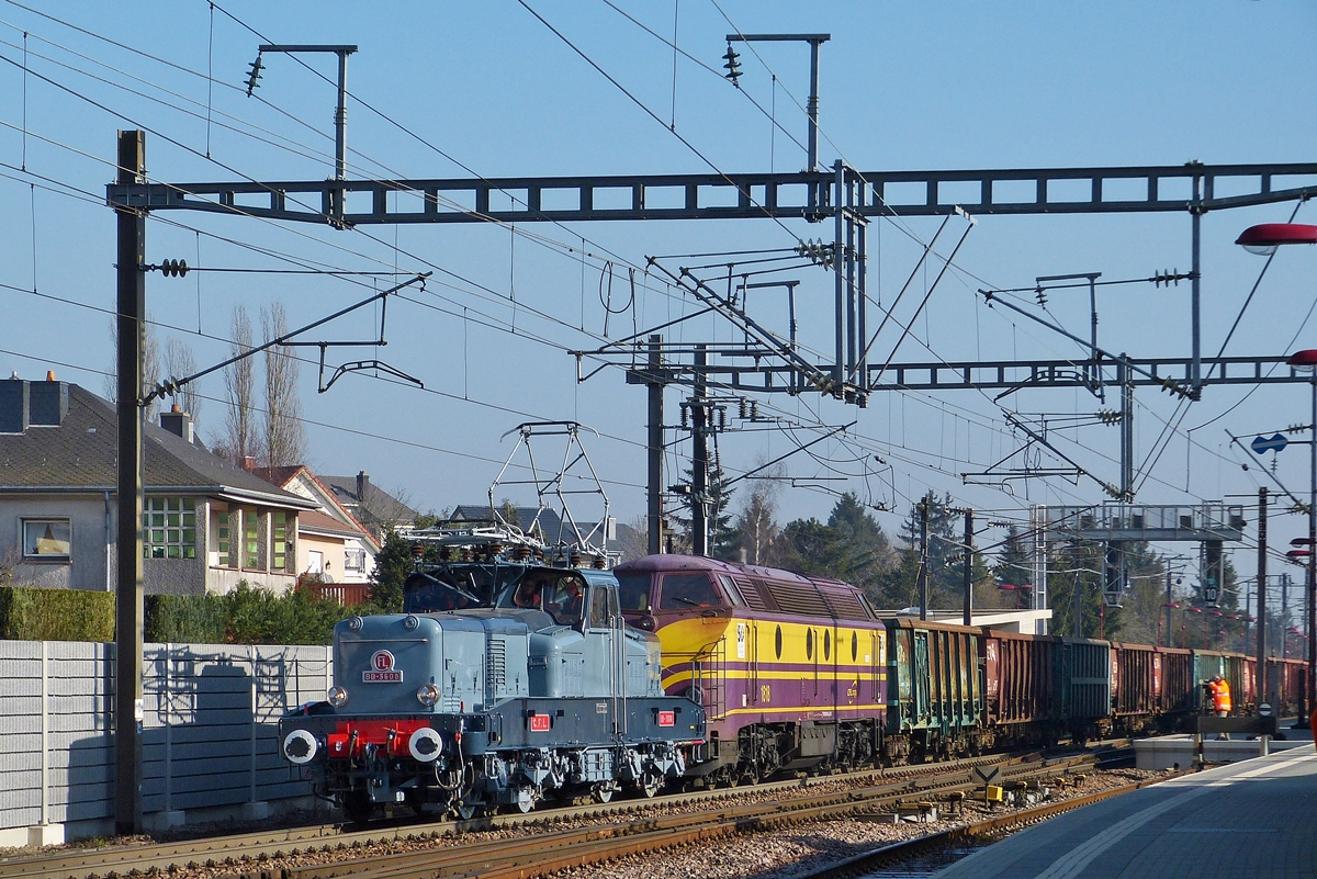 . Die Museumslok BB 3608 absolvierte am 31.01.2014 Testfahrten zwischen Bettenbourg und Esch/Belval und konnte im Bahnhhof von Noertzange bildlich festgehalten werden. (Jeanny)

Die 3608 ist seit Kurzem ins NVR (National Vehicle Register) eingetragen und ihre uneingeschr�nkte Betriebserlaubnis f�r das nationale Bahnnetz erhalten. Sie tr�gt nunmehr, als historisches Fahrzeug, folgende Zulassungsnummer: 90 82 800 3608-2 L-CFL.