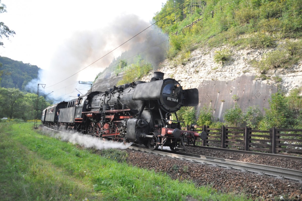 052 740-8 auf der Geislinger Steige am 12.09.2010.