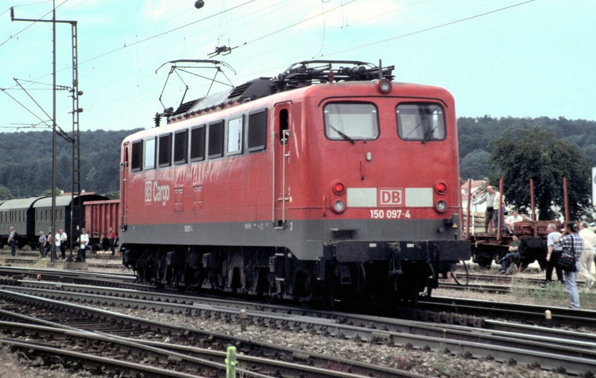 150 097-4 Schublok der Geislinger Steige in Amstetten am 01.07.2000.