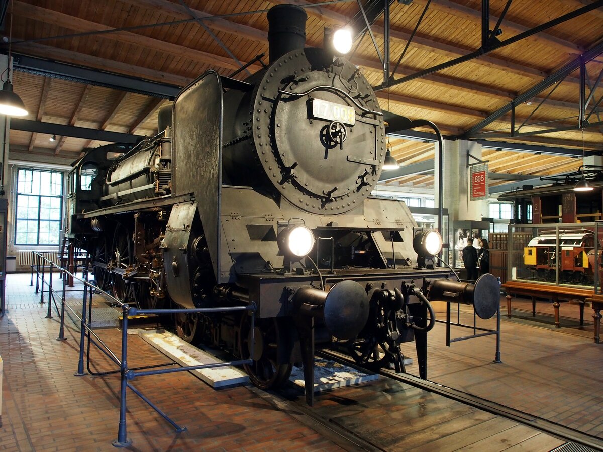 17 008 im Technik Museum Berlin am 06.10.2016.