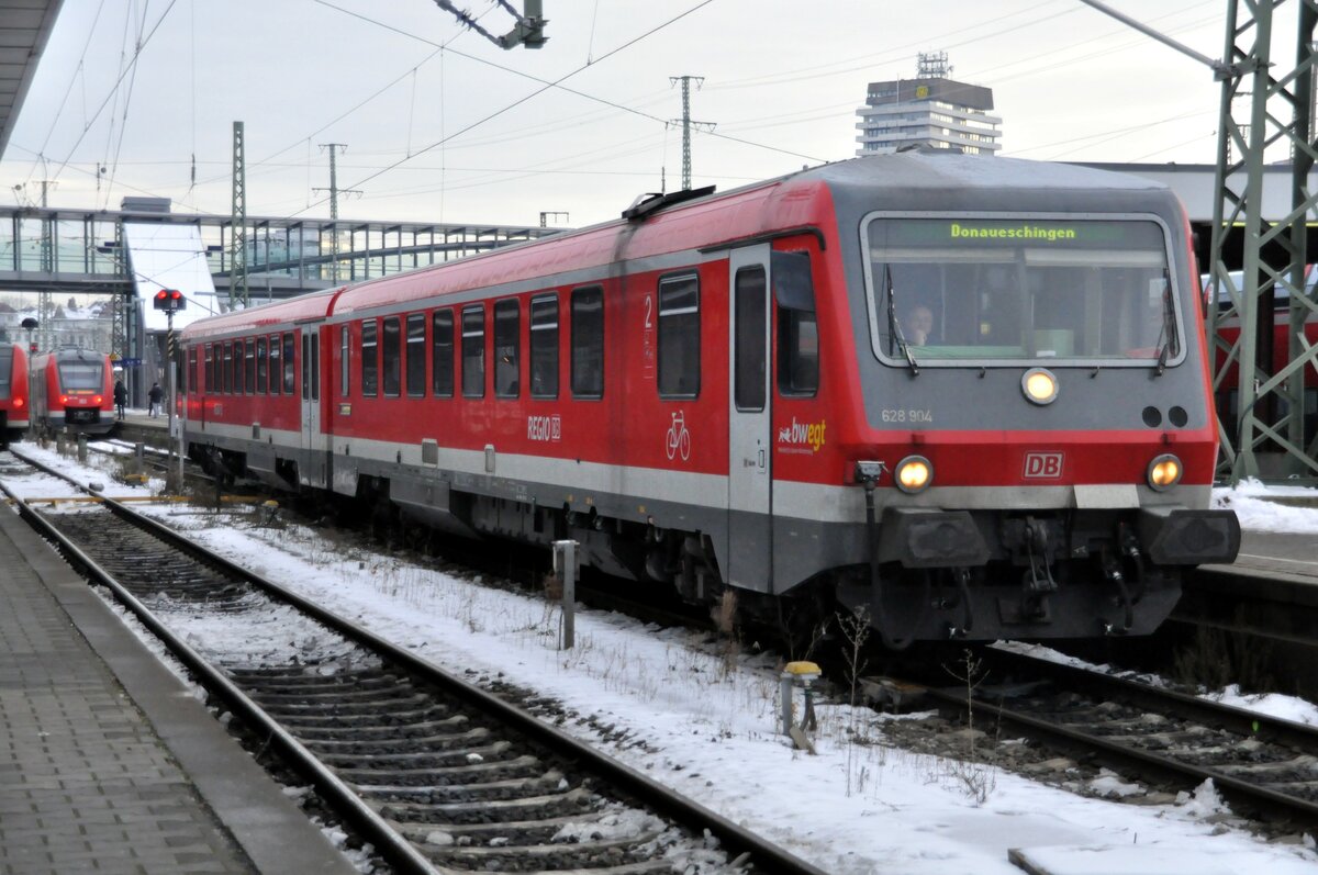628 904-8 in Ulm nach Donaueschingen am 20.12.2022. In Ulm gibt es wieder 628-Leistungen.
