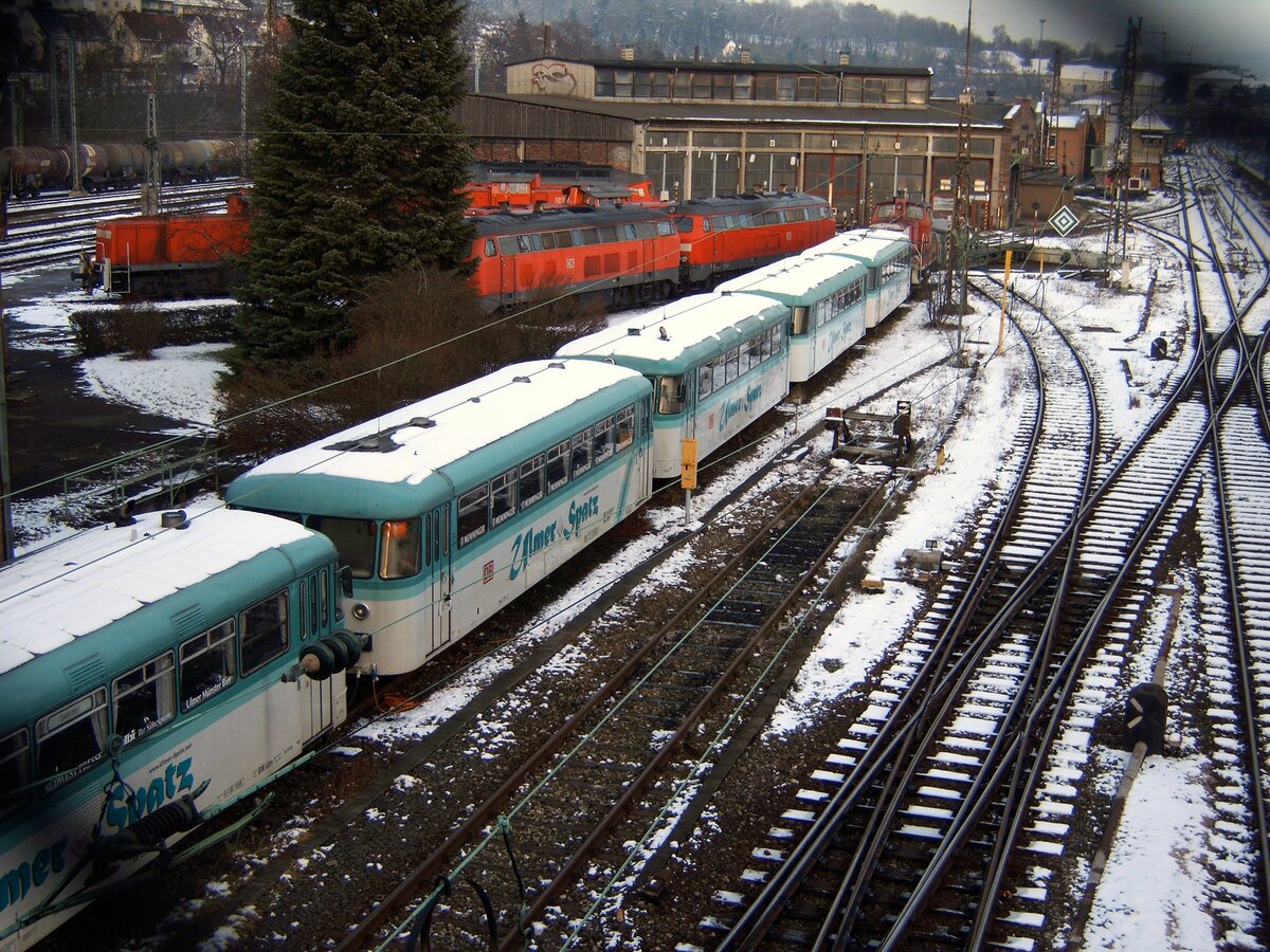 798 Ulmer Spatz in Ulm am 30.12.2004. Aufnahme von der Behring-Brücke, die bereits weitgehend abgetragen ist.