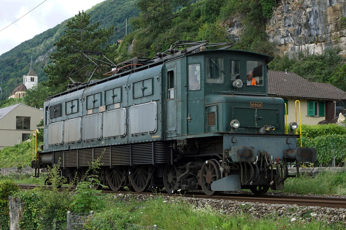Ae 4/7 10950 von SWISSTRAIN als Lokzug in Ligerz am 11. Juli 2020.
Foto: Walter Ruetsch