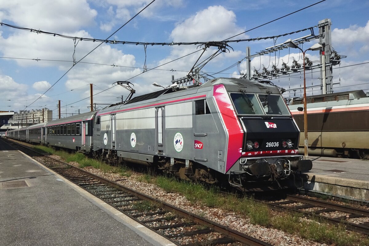 Am 17 September 2021 steht Sybic 26036 in Paris-Bercy. 