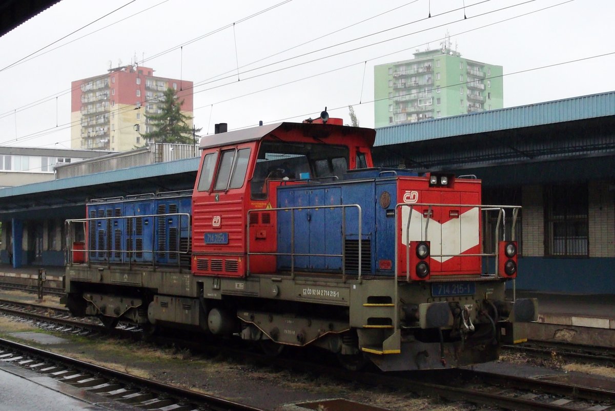 Am 22 September 2014 steht 714 215 in CHeb.