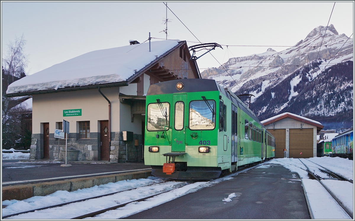 Am Bahnstieg steht der BDe 4/4 403  Ollon  mit seinem Bt 431 bereit zur Abfahrt nach Le S�pey bereit.

18. Januar 2022
 