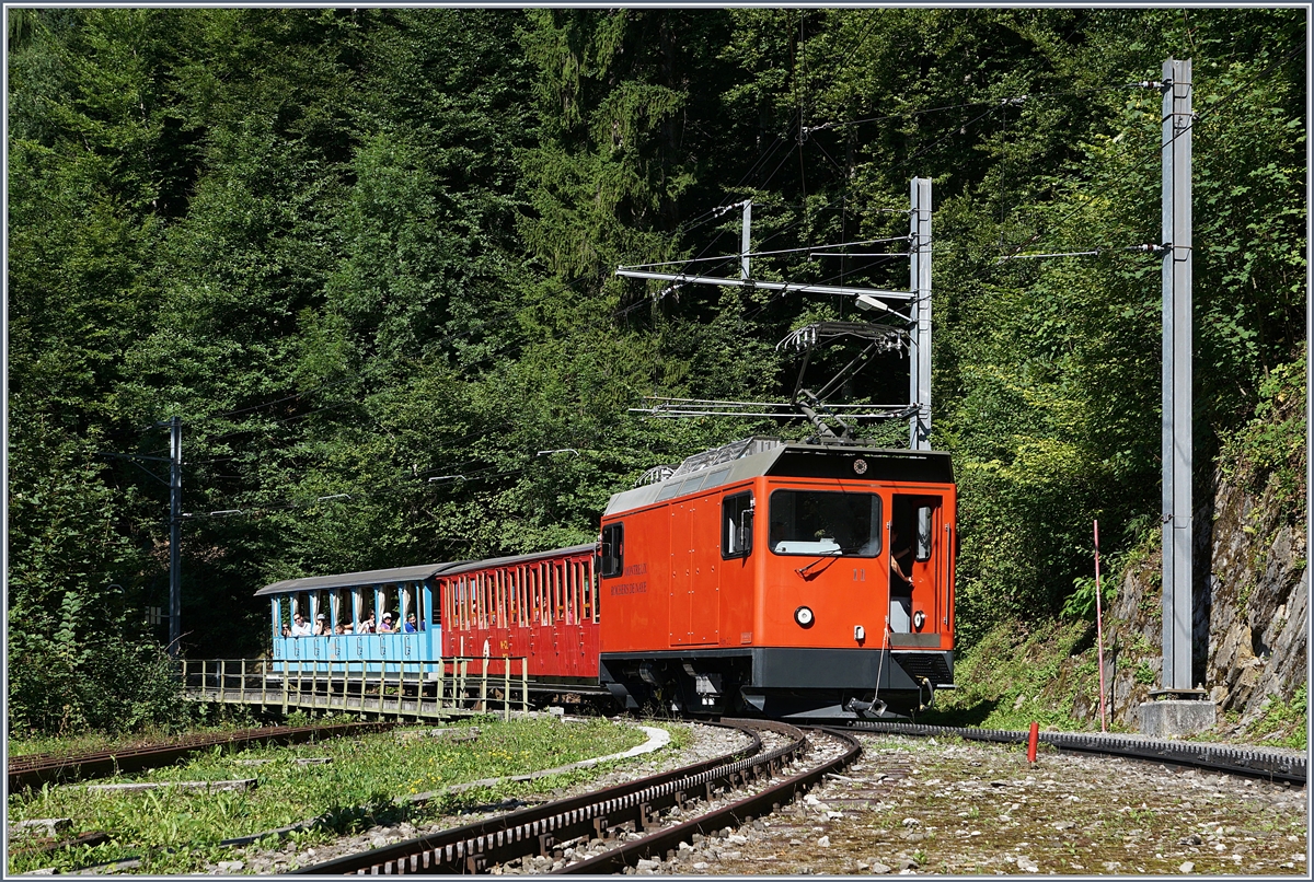  Bitte Türe schliessen ... 
dieser Bitte eines weitern Fotografen wurde, wie auf dem Bild zu sehen Folge geleistet.
14. August 2017