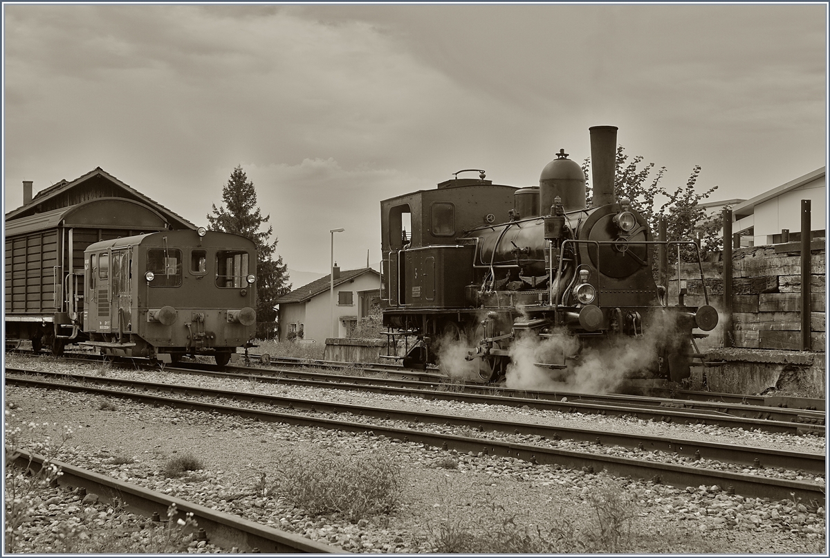 Das Tigerli, die E 3/3 der ST und im Hintergrund ein Tm II in Triengen.
27. August 2017