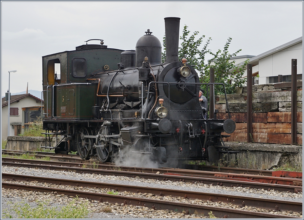 Das Tigerli der ST in Triengen; oder etwas ausführlichger: Die 1907 bei der SLM unter der Fabriknummer 1810 für die SBB gebaute E 3/3 8479 ist heute bei der Sursee Triengen Bahn (ST) im Einsatz. 
27. August 2017