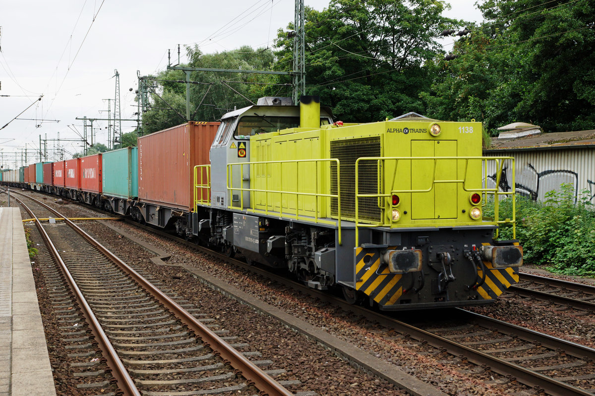 DB/ALPHA TRANS: Rangierfahrt mit der 1138 von ALPHA TRANS im Bahnhof Hamburg Harburg am 9. August 2016.
Foto: Walter Ruetsch