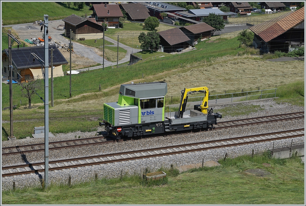 Der BLS Tm 234 382 (UIC Tm 98 85 5234 382-0 CH-BLSN) in Faulensee.

14. Juni 2021