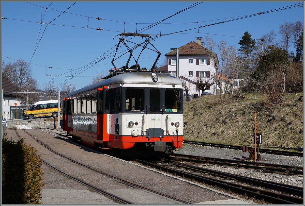 Der cmn trn tranN BDe 4/4 3 wartet in Les Brenets auf die Rückfahrt nach Le Locle.
18. März 2016