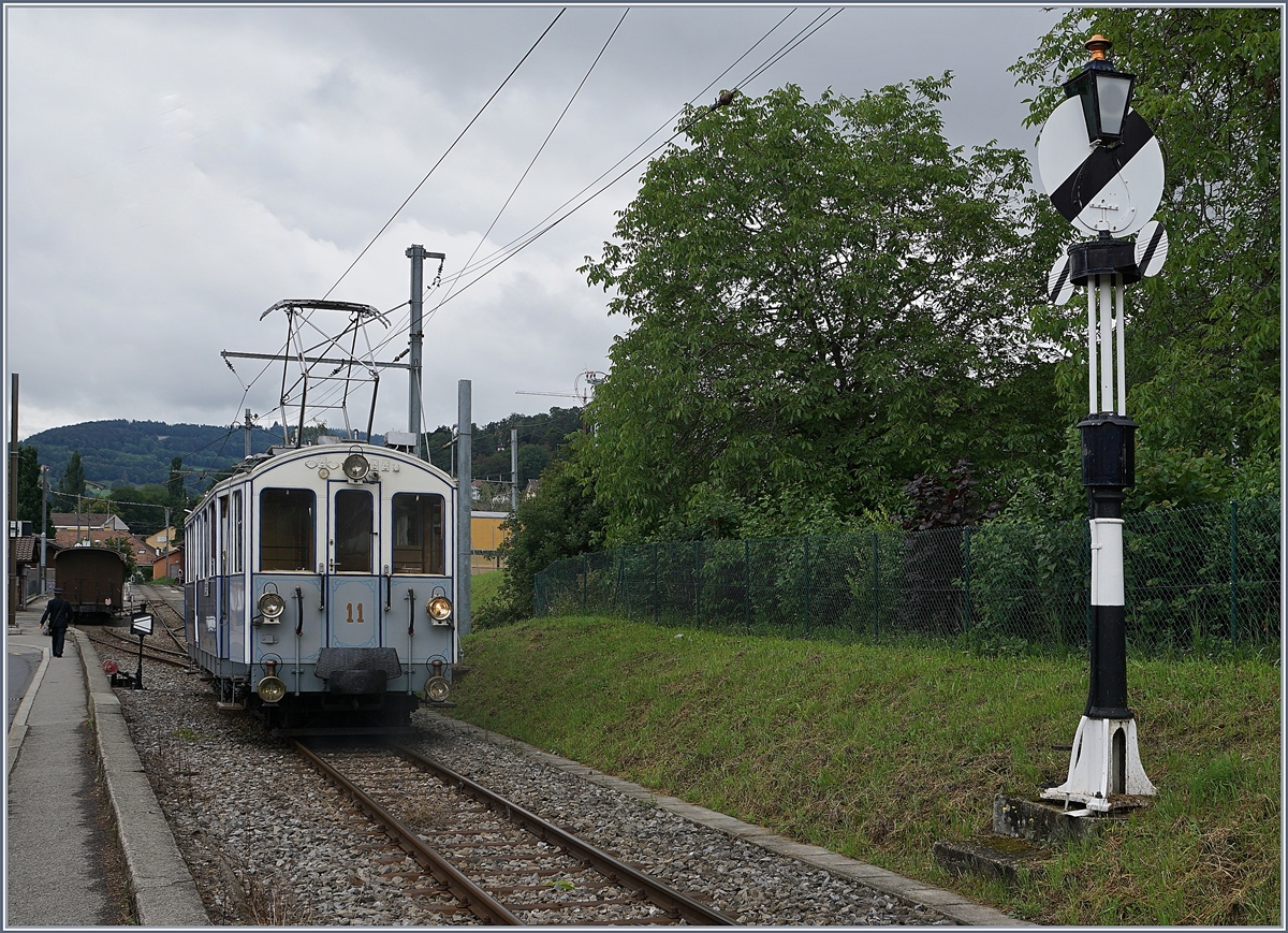 Der MOB BCFe 4/4 N� 11 beim Rangieren in Blonay.

14. Juni 2020