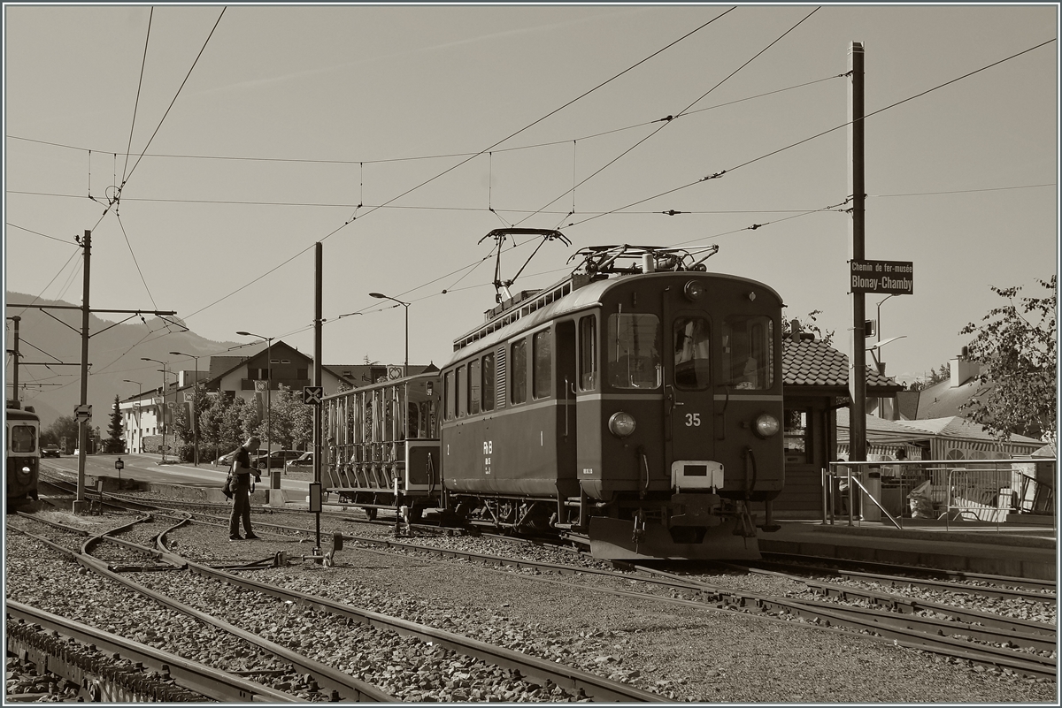 Der Rh.B ABe 4/4 N� 35 in Blonay. 
Blonay-Chamby Pfingstfestival 2014. 
9. Juni 2014