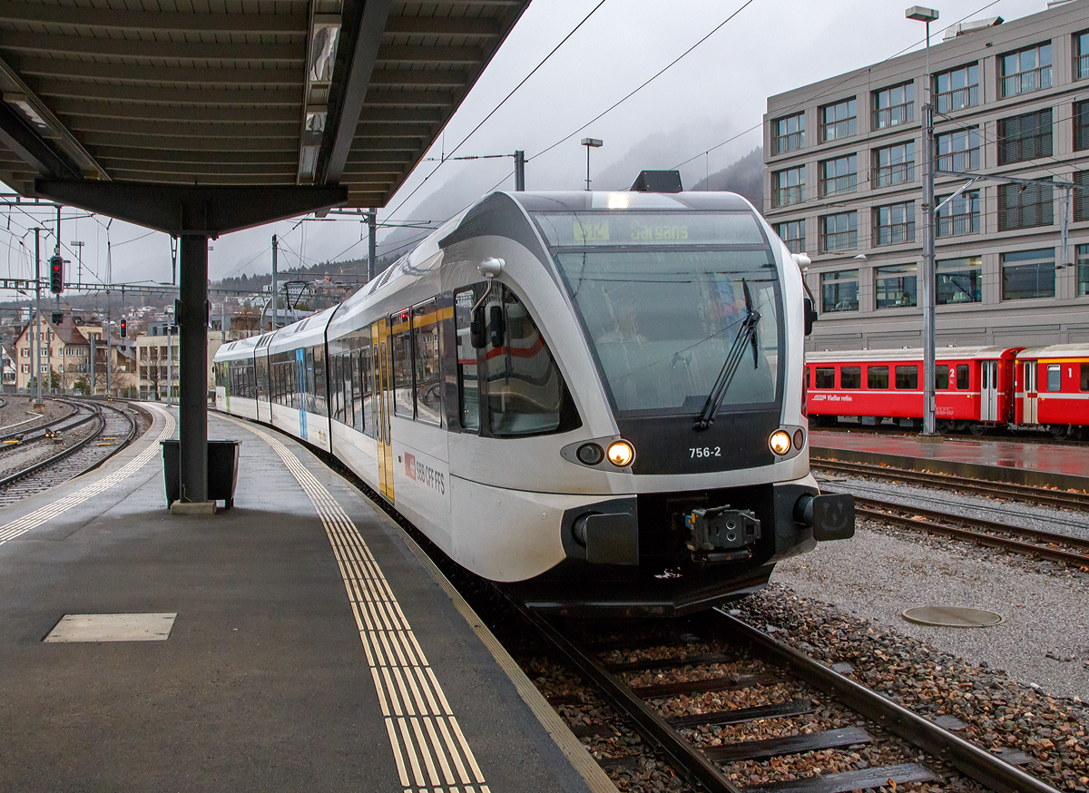 
Der Stadler GTW 2/8 - RABe 526 756-2 (RABe 94 85 7 526 756-2 CH-THB) der Thurbo AG erreicht am 17.02.2017, als S12 (Sargans - Chur) der S-Bahn St. Gallen, den Zielbahnhof Chur.