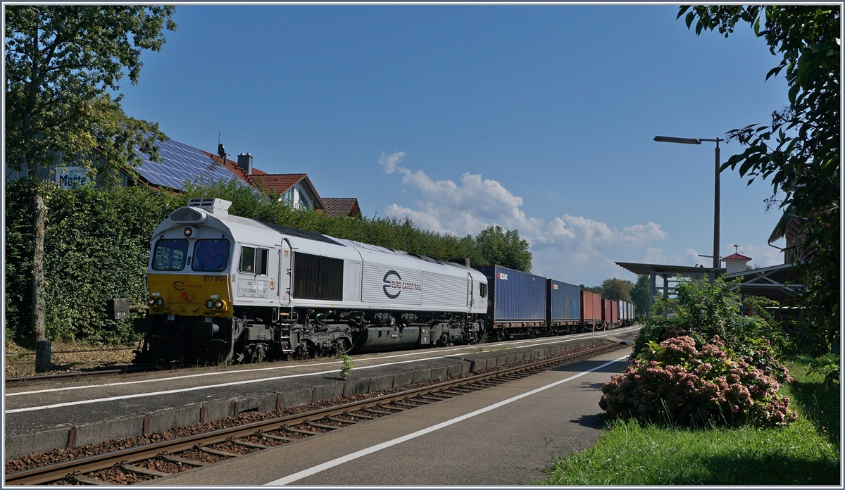 Die 077 010-2 warte in Nonnenhorn einen Gegenzug ab. 

9. Sept. 2016