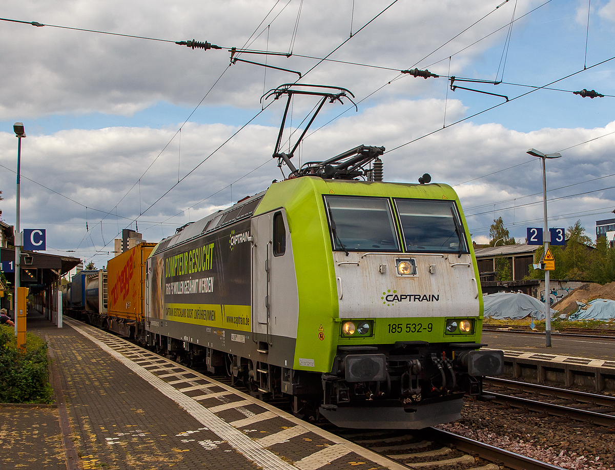 
Die an die ITL vermietete CAPTRAIN 185 532-9 (91 80 6185 532-9 D-ITL) fährt am 15.09.2018 mit einem KLV-ZUG) durch den Bahnhof Bonn-Beuel in Richtung Süden. 