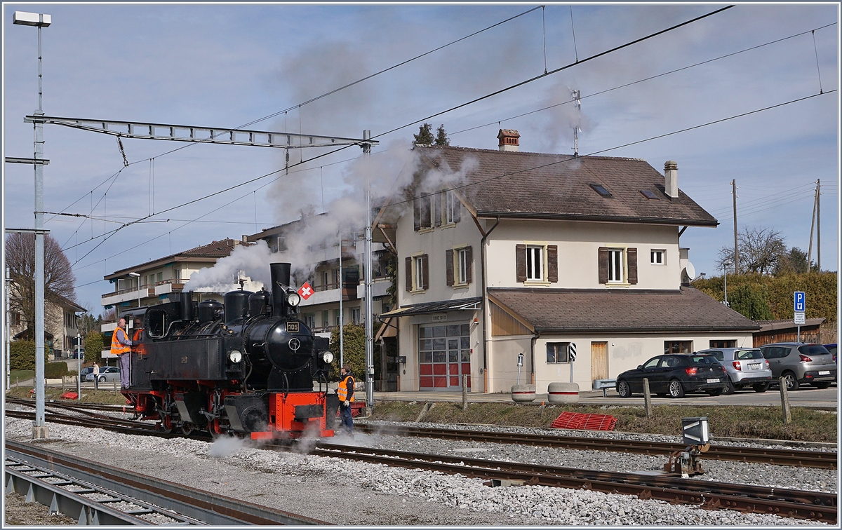 Die Blonay-Chamby G 2x 2/2 105 beim rangieren in Palézieux.

3. März 2019