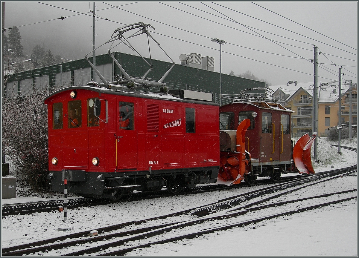 Die CEV HGe 2/2 N� Baujahr 1911 mit dem Xrot 91 in Blonay. 
3. M�rz 2016