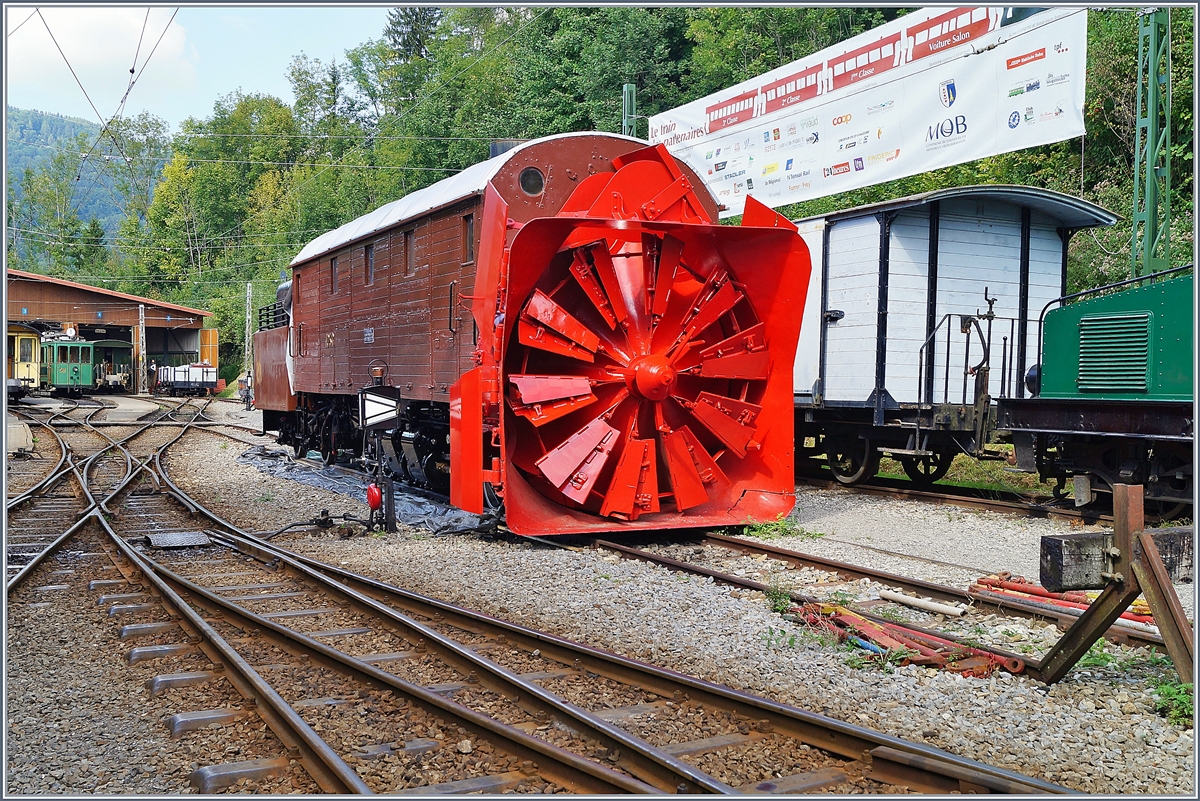 Die Dampfschneeschleuder Xrot 1052 dessen Schwesterfahrzeug bei der RhB betriebsf�hig vorgehalten wird, wird f�r das Mega Bernain Festival aufgearbeitet. Chaulin, den 19. Augsst 2018