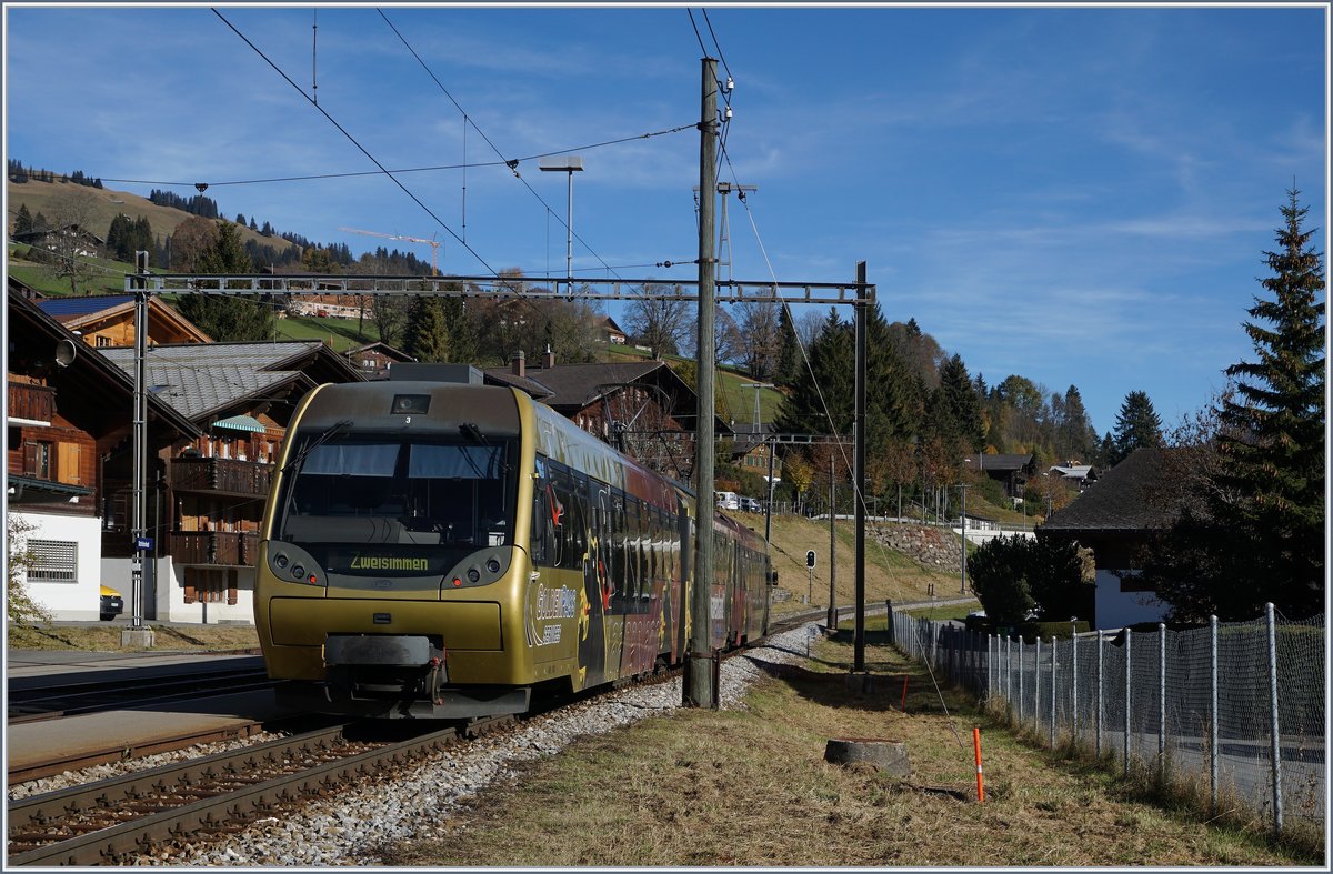 Ein MOB Bt Be 4/4 Bt (Lenkerpendel) beim Halt in Schönried.
29.10.2016
