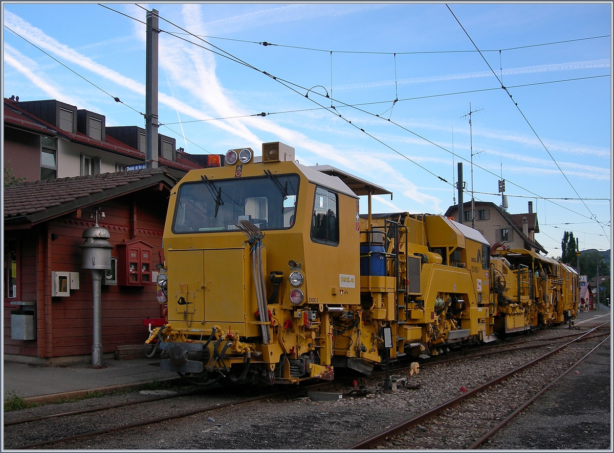Ein paar Bilder f�r Armin: in Blonay warten der B40 UM-1 und R21RD-1 auf den Abend, um Gleisbauarbeiten erledigen zu k�nnen. 
3. August 2016