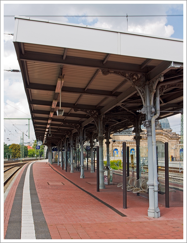 Eine Impression im Hauptbahnhof Dresden am 27.08.2013, Bahnsteig 1a und 2a.
