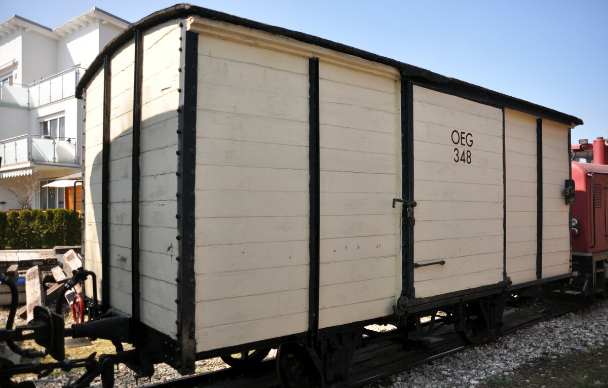 Gedeckter G�terwagen Gw 348 des Alb-B�hnle (UEF) in Amstetten am 26.03.2022.