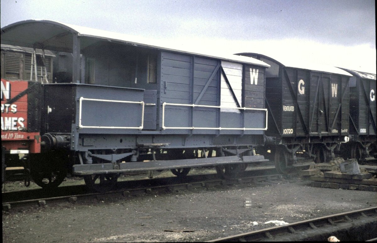 G�terzugbegleitwagen der Great Western Railway (GWR) im Eisenbahnmuseum Didcot im August 1991.