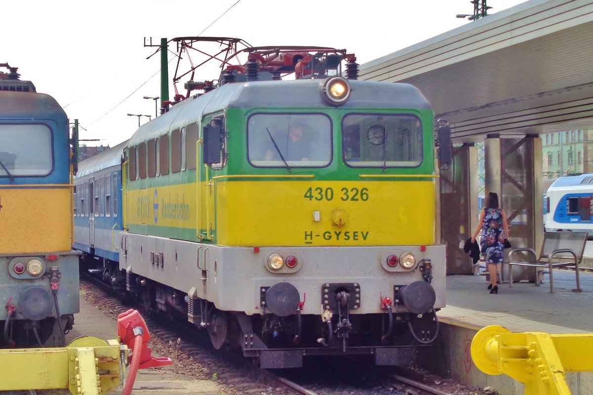 Gy7SEV 430 326 steht am 11 September 2018 in Budapest-Del�. 