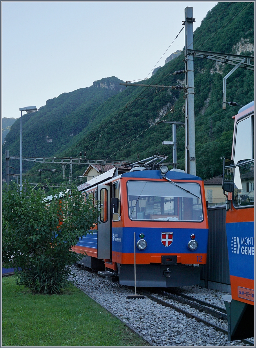 In Capolago wernden die Monte Generoso Bhe 4/8 Triebwagen für den Sonntags-Verkehr bereit gemacht.
21. Mai 2017