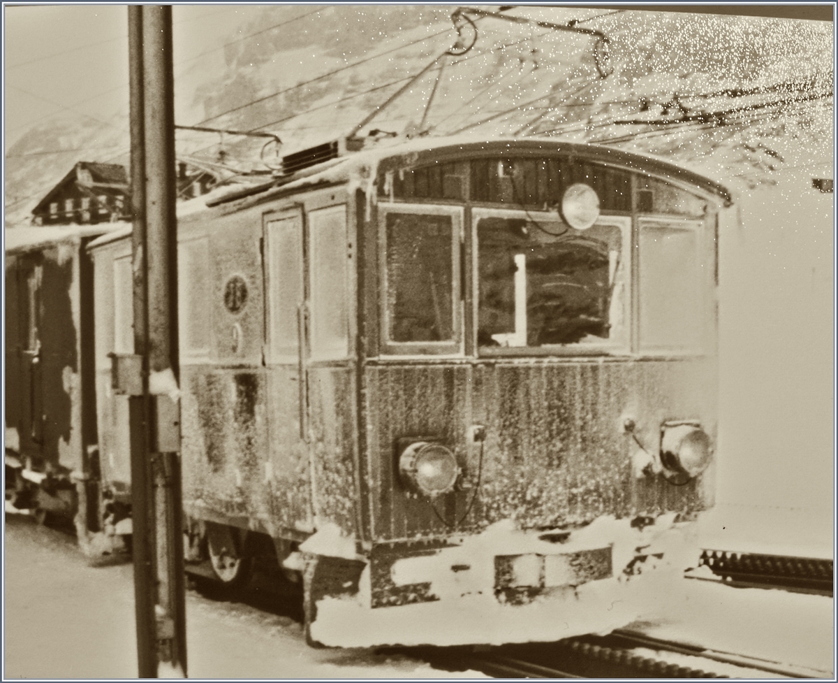 In den tiefsten Tiefen meines Archivs gefunden: eine Jungfraubahn He 2/2 im strengen Wintereinsatz auf der Kleien Scheidegg.
12. M�rz 1982