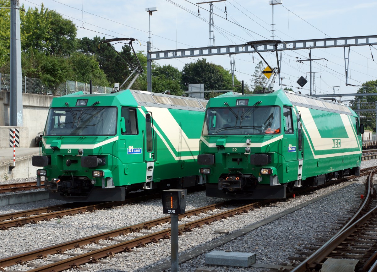 MBC/BAM: Eher seltenes Zusammentreffen der beiden Lokomotiven Ge 4/4 21 und Ge 4/4 22 (1994) in Morges am 13. August 2015.
Foto: Walter Ruetsch