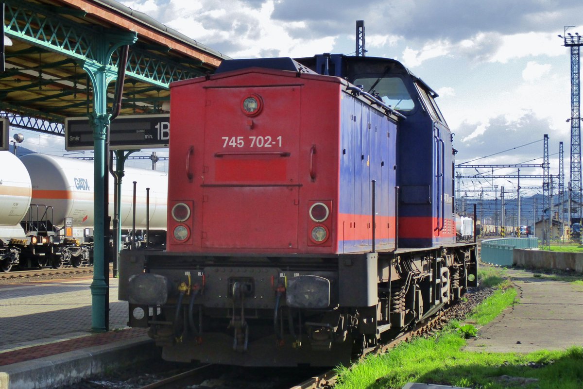 Metrans 745 702 steht am 6 April 2017 in Decin hl.n. abgestellt.