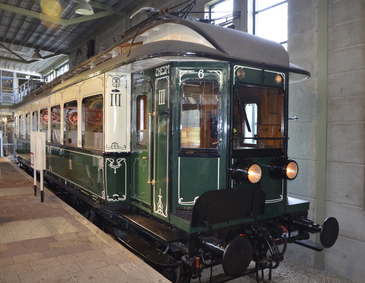 Nederlands Spoorwegmuseum Utrecht: Der �lteste niederl�ndische elektrische Zug mBC 6 von 1908 der Zuid-Hollandsche Electrische Spoorweg-Maatschappij (ZHESM) 6, Bj. 1908.
(13.03.2016) 
