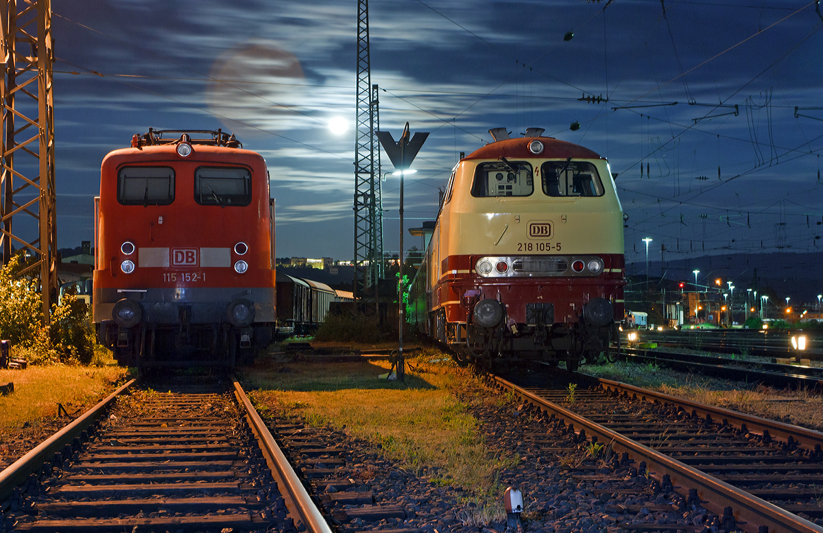 
Nightshooting (Nachtaufnahme) in Koblenz.

Die 115 152-1 und 218 105-5 am 14.06.2014 beim DB Museum Koblenz-L�tzel. 
Die Aufnahme wurde anl�sslich einer �ffentlichen Veranstaltung (abgesicherter Bereich) gemacht.

Die E 10 (91 80 6115 152-1 D-DB) wurde 1956 von Krauss-Maffei AG in M�nchen unter der Fabriknummer 18223 (mechanischer Teil) und Siemens-Schuckert-Werke (SSW) (elektrische Teil) gebaut und als E10 152 am die DB geliefert. Zum 01.01.1968 wurde das EDV-System bei der Deutschen Bundesbahn eingef�hrt und so wurde aus ihr nun  die 110 152-6.  Zum 01.01.2007 kaufte die DB Autozug GmbH die 110 152-6, um sie k�nftig als 115 152-1 vor Auto- und Nachtz�gen einzusetzen, bis sie zum 23.06.2009 auf  z  gestellt  wurde. Die E10 ist eine Leihgabe der DB Autozug GmbH an den Verein Baureihe E10 e.V. ( http://www.e10ev.de// ).  

Die 218 105-5 (92 80 1218 105-5 D-DB) wurde 1971 bei Krupp unter der Fabriknummer 5126 gebaut und an die Deutschen Bundesbahn (DB) geliefert, seit 2008 ist sie im BW Aschaffenburg stationiert und geh�rt der WestFrankenBahn (DB Regio).
