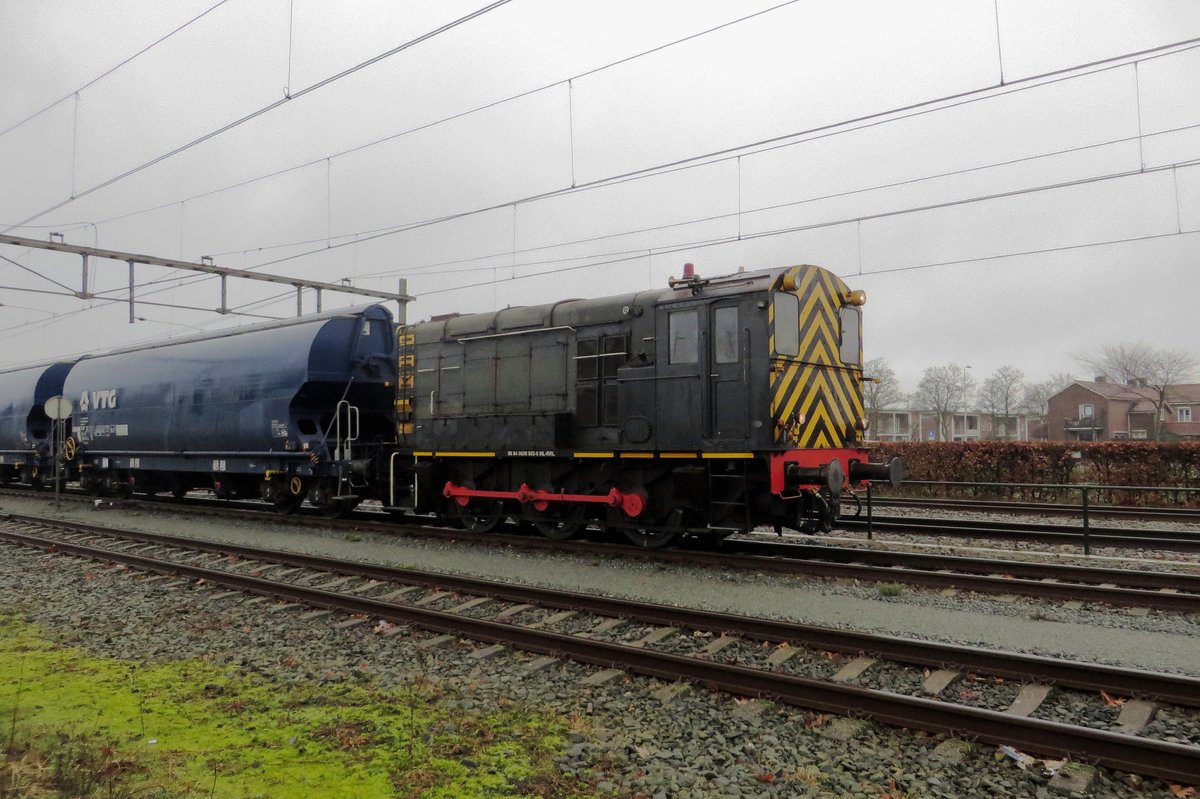 RFO 692 rangiert am regnerischen 27. J�nner 2021 in Oss.