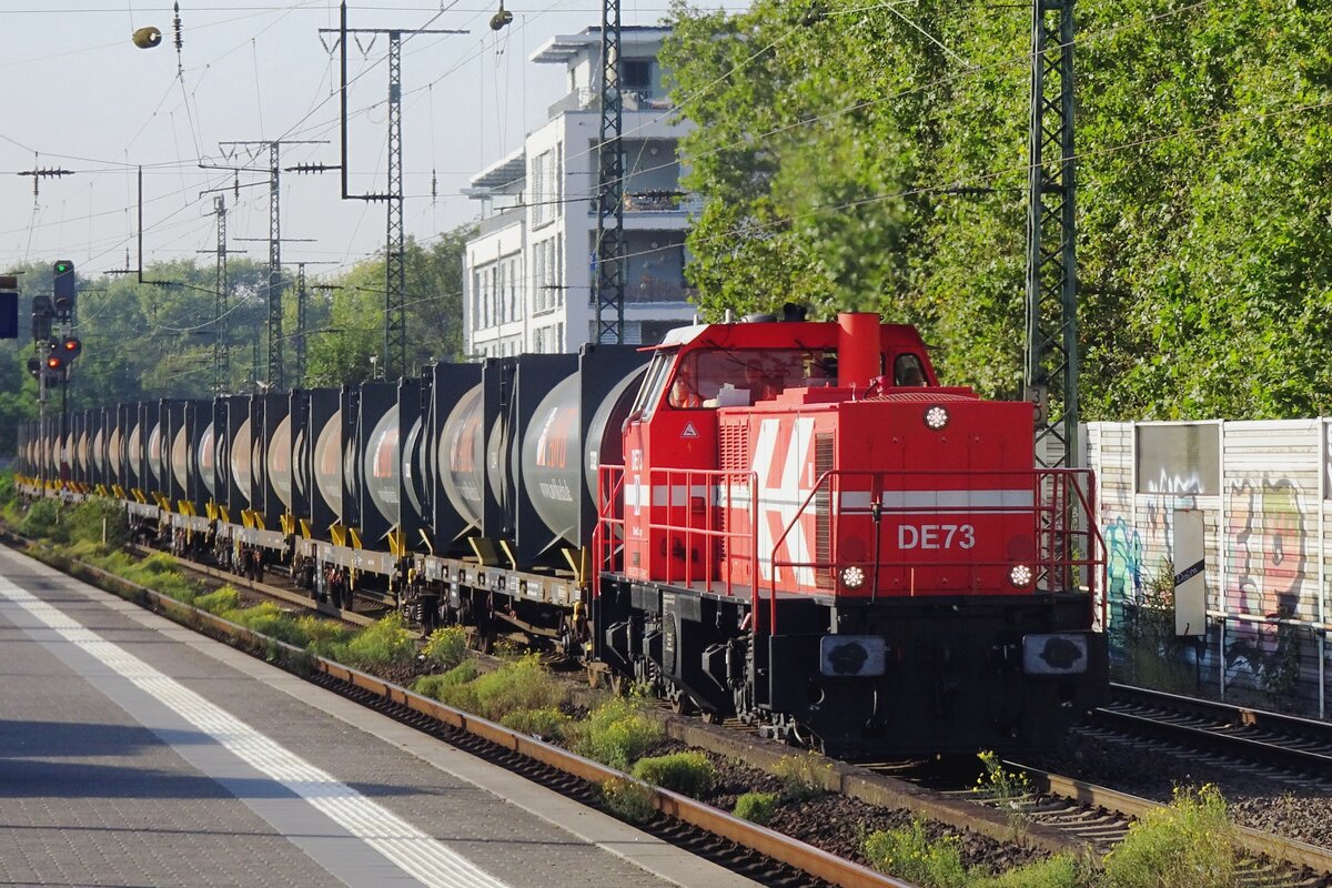 RheinCargo DE 73 zieht ein M�llzug durch K�ln S�d am 23 September 2021.