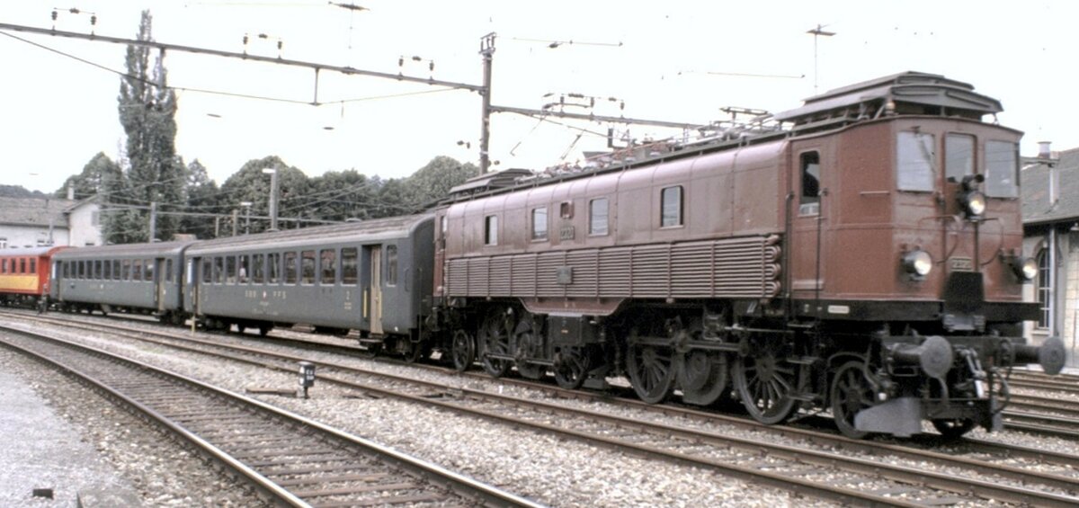 SBB Be 4/6 Nr.12 320 mit Hochzeitszug in Winterthur am 16.08.1980.