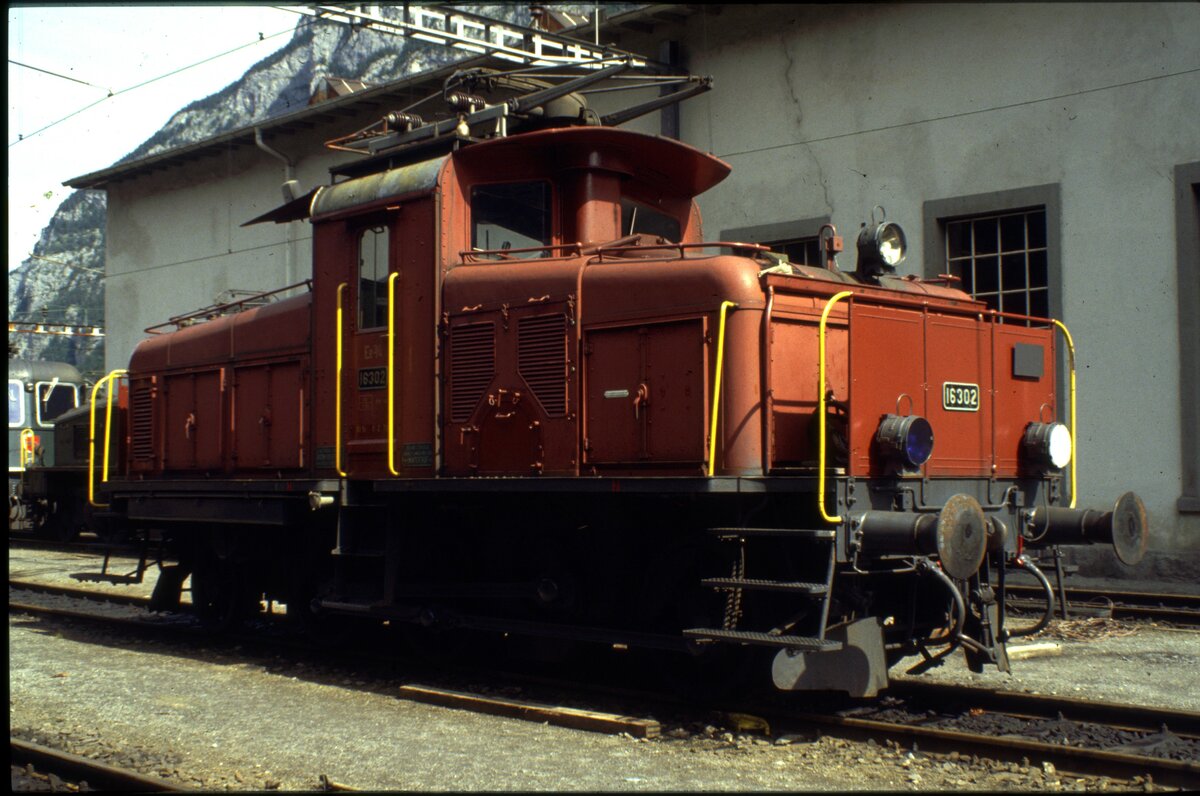 SBB Ee 3/4 Nr.16 302 in Erstfeld am 11.09.1980.