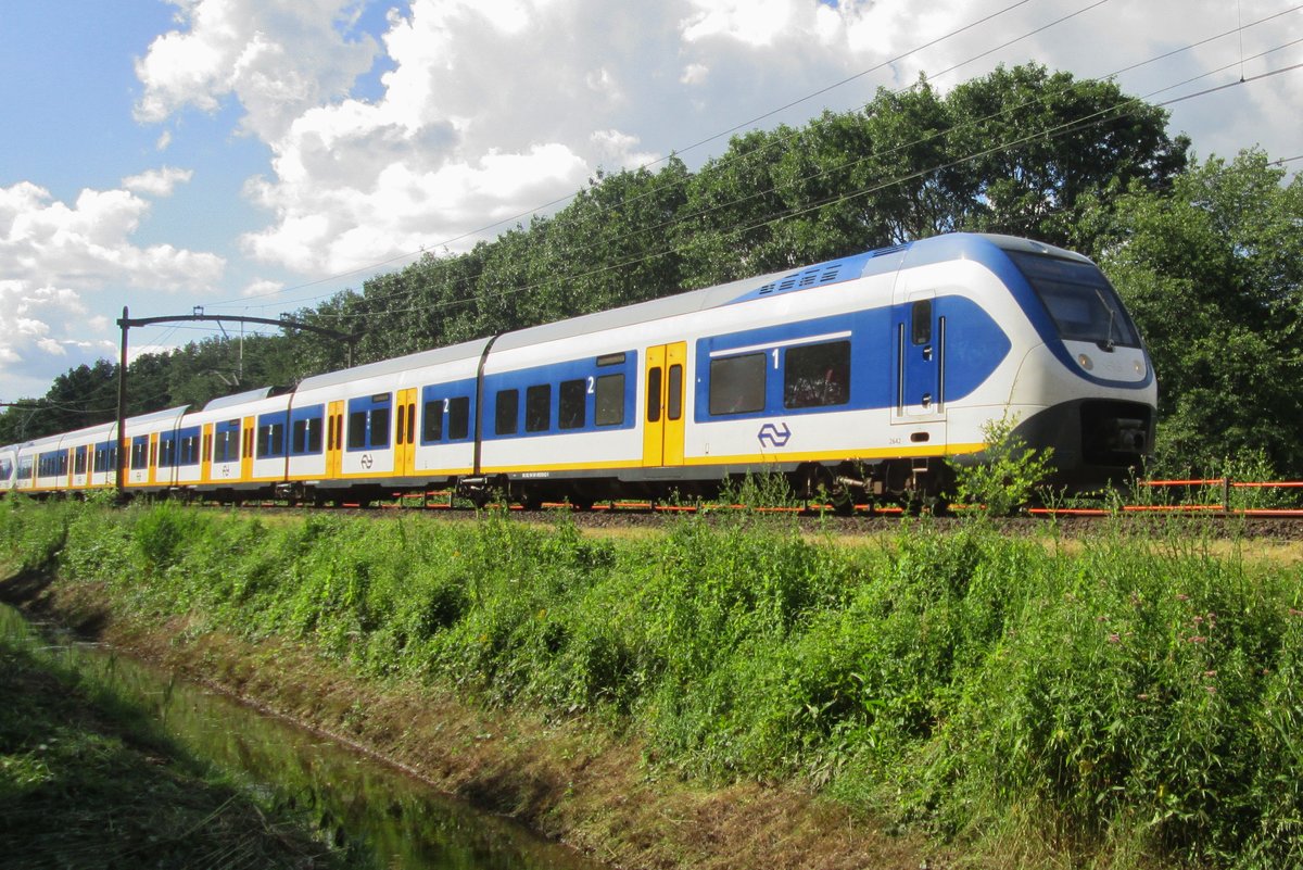 SLT 2642 durchfahrt am 26 Augustus 2016 Tilburg Oude Warande.