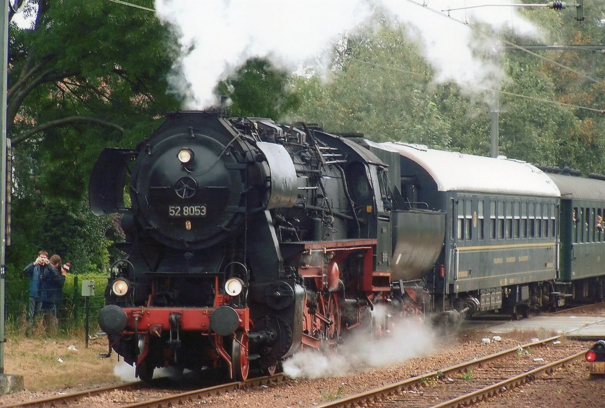 VSM 52 8053 treft am 2 September 2012 in Dieren ein. 
